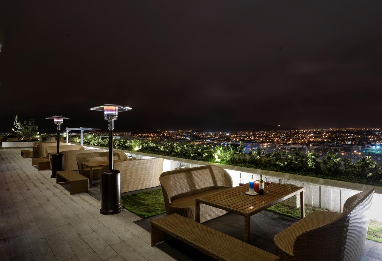 Cuncyue Hot Spring Resort Луодонг Екстериор снимка Skyline